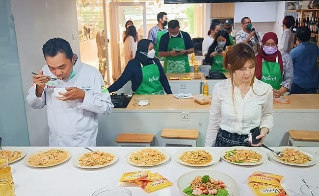 Apical Group Edukasi Penggunaan Minyak Goreng Sawit Secara Sehat Bersama Media