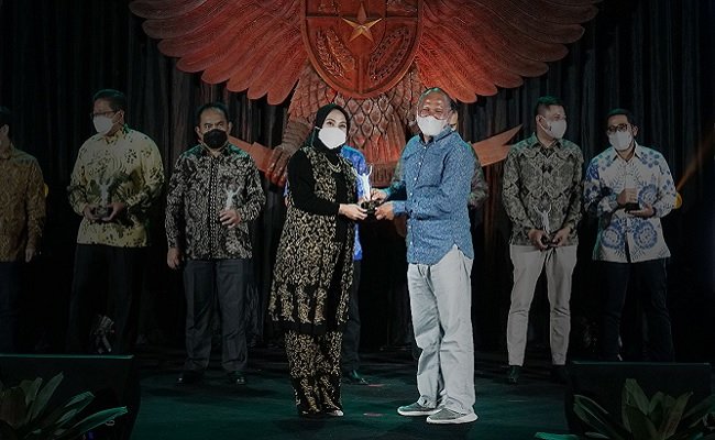 Majalah Agrovaria Raih Penghargaan Silver Winner di InMA 2022