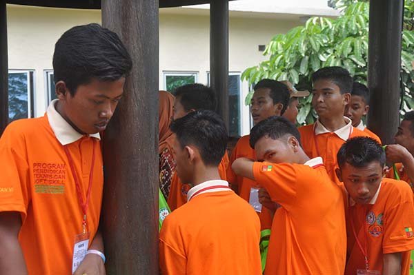 30 Siswa SMK Pertanian Belajar Teknologi Sawit