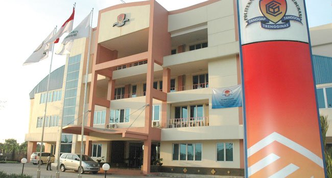 Dapat Beasiswa, 7 anak petani sawit Sekolah Gratis di Poltek CWE dan Instiper