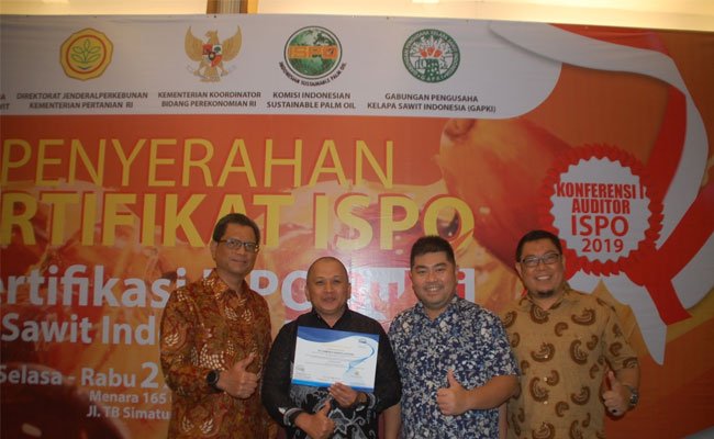 Pemerintah Serahkan 64 Sertifikat Sawit Berkelanjutan ISPO