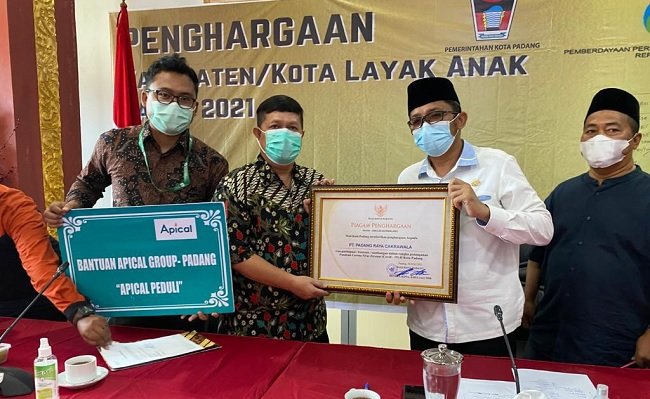 Apical Group Sumbang 1 Ton Beras Untuk Masyarakat Padang