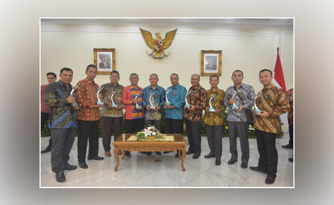 Patuh Lingkungan, 10 Anak Usaha AALI Raih Proper Hijau