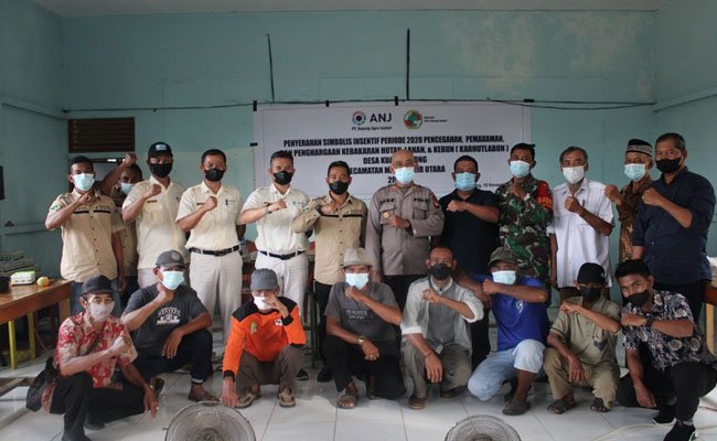 Perusahaan Sawit KAL Serahkan Bantuan Rp 580 Juta Untuk Cegah Karhutlabun di Kalbar