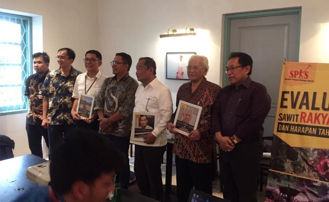 Petani Menanti Kebijakan Sektor Kelapa Sawit yang Berpihak