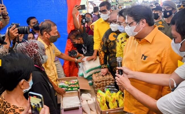 Menko Sidak Penerapan HET Minyak Goreng Sawit di Pekanbaru