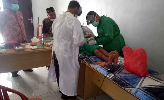 Dari Sertifikasi Sawit berkelanjutan, BUMDES Karya Mandala Makmur Adakan Khitan Gratis