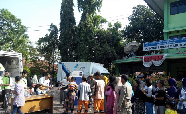 Apical Group Salurkan 7000 liter Minyak Goreng Murah