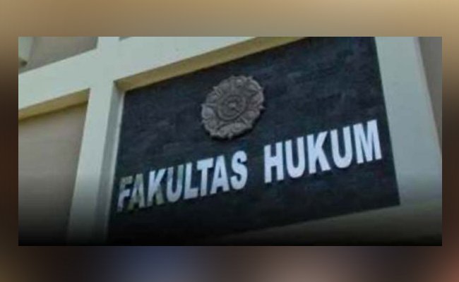 Fakultas Hukum UGM: Judical review UU 32/2009, Salah Tembak