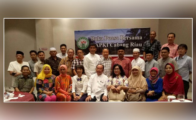 Gapki Riau Menggelar Buka Bersama dan Memberi Santunan Kepada Anak Panti