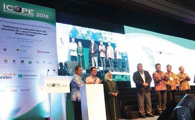 MENINGKATKAN PRODUKTIVITAS PETANI KELAPA SAWIT