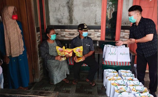 Apical Bagi Sembako Untuk Masyarakat Di Marunda