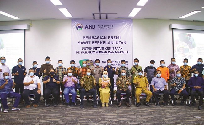 PT SMM Berikan Premium Minyak Sawit Berkelanjutan Untuk Petani Mitra