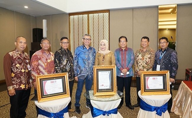 Tiga Unit Usaha Perkebunan Sawit EAS Group Raih Sertifikat ISPO