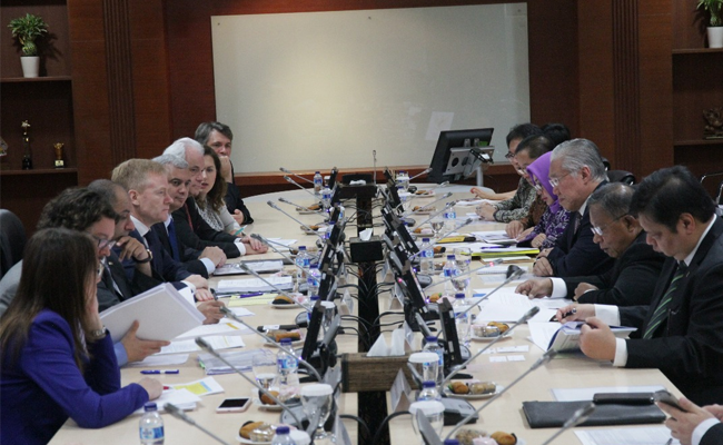 Lebih Lanjut Uni Eropa dan Indonesia Bahas Resolusi Sawit di Brussel