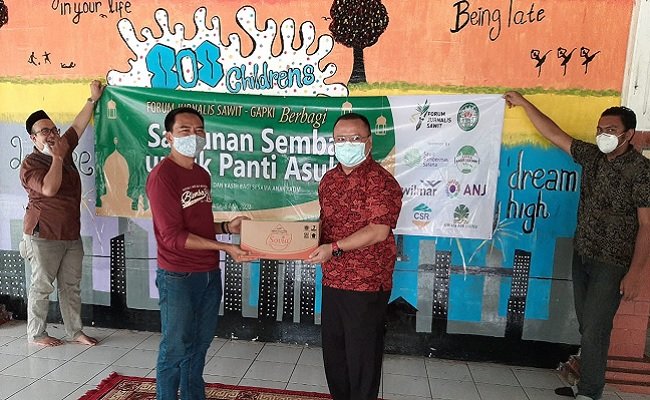 Jelang Lebaran, FJS dan Industri Sawit Muliakan Anak Yatim