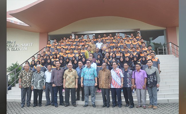 97 Anak Petani Sawit Asal Riau Peroleh Beasiswa BPDP-KS