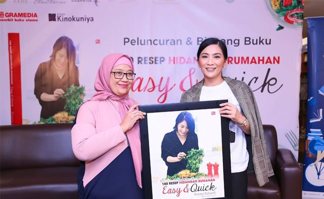 100 Resep Hidangan Rumahan Karya Rozma Suhardi