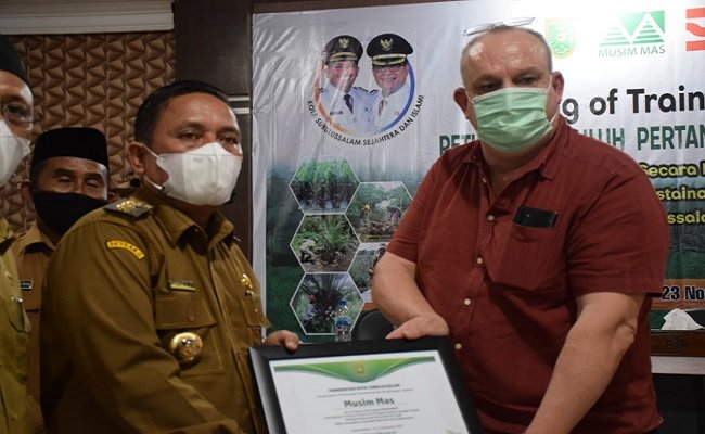 Musim Mas Berikan ToT Ke PPL dan Petani, Wali Kota: Transformasi GAP Sawit Subulussalam