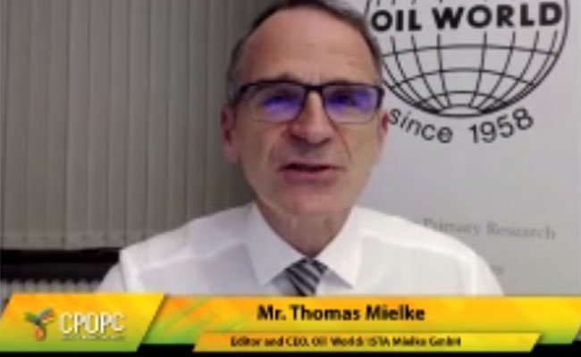 Oil World: Harga Minyak Sawit (CPO) dan Minyak Kedelai Diprediksi Turun di 2022