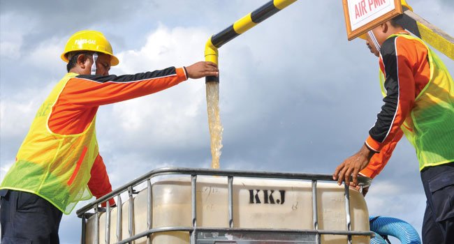 UPAYA MENGATASI KEBAKARAN LAHAN  DAN HUTAN