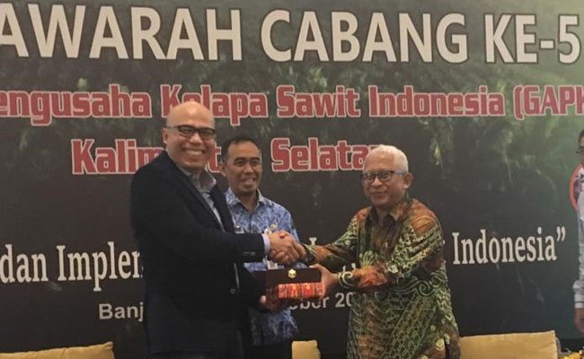 Saatnya Menata Masa Depan Sektor Sawit Bersama Buruh