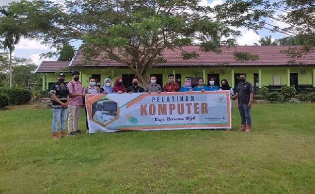 Perkuat Kompetensi Masyarakat Sekitar, BGA Group Berikan Pelatihan Komputer