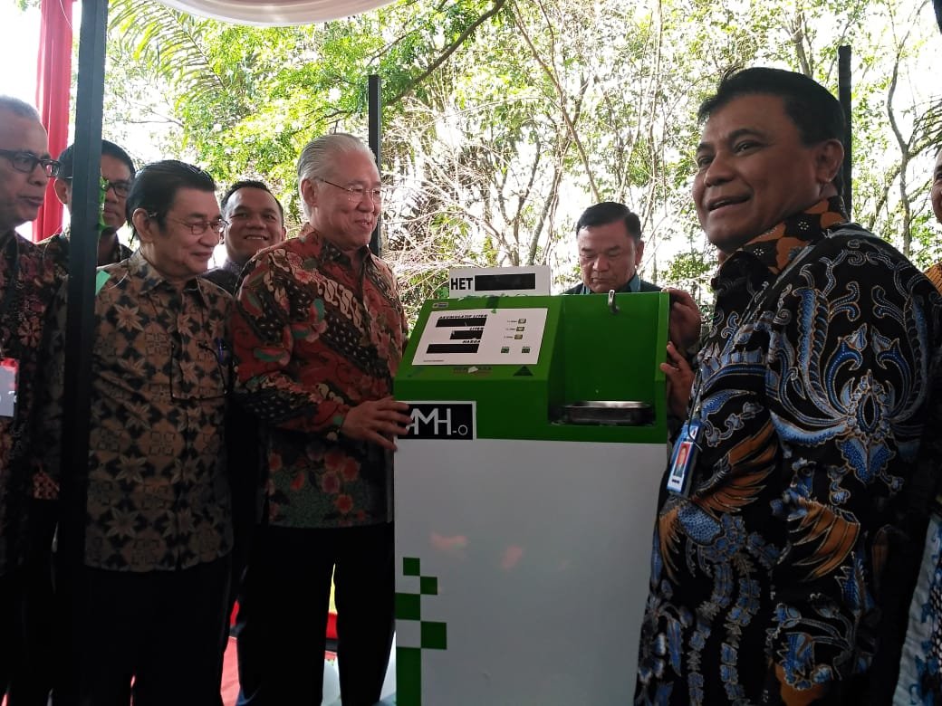 Pindad Launching Filling Machine Anjungan Minyak Goreng Hygienist Otomatis (AMH-o)