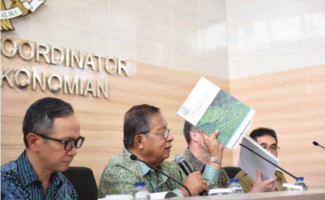 KELAPA SAWIT LEBIH HEMAT LAHAN