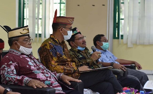 Perusahaan Sawit BGA Group Ajak Karyawan Peduli Budaya dan Adat Dayak