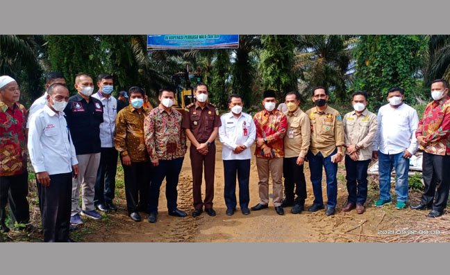 Koperasi Sawit Swadaya KPNT Peroleh Dana Sarpras Rp 3,37 Miliar dan Alat Berat